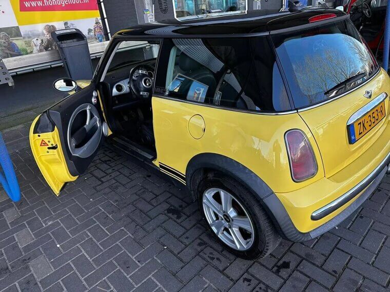 Mini Cooper S (early 2000s)