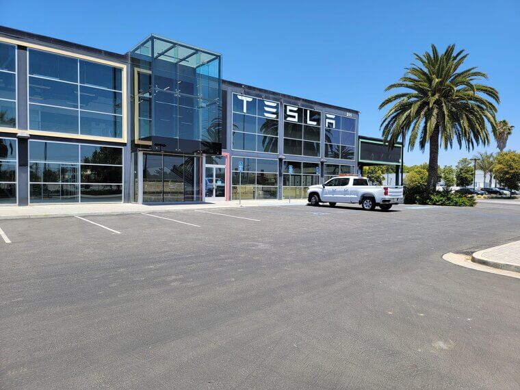 Tesla Service Center Issues