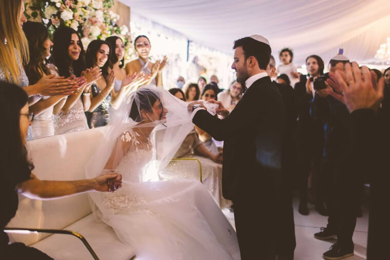 Here's Why the Groom Himself Puts the Veil Over the Bride's Face in Traditional Jewish Weddings