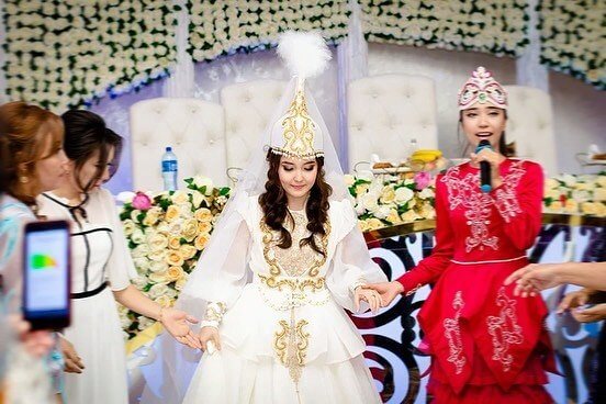 Extravagant Kazakh Wedding Dresses and Headdresses