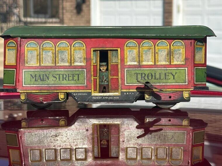 Tin Litho Wind-Up Toys: The $600 "Broken" Joy