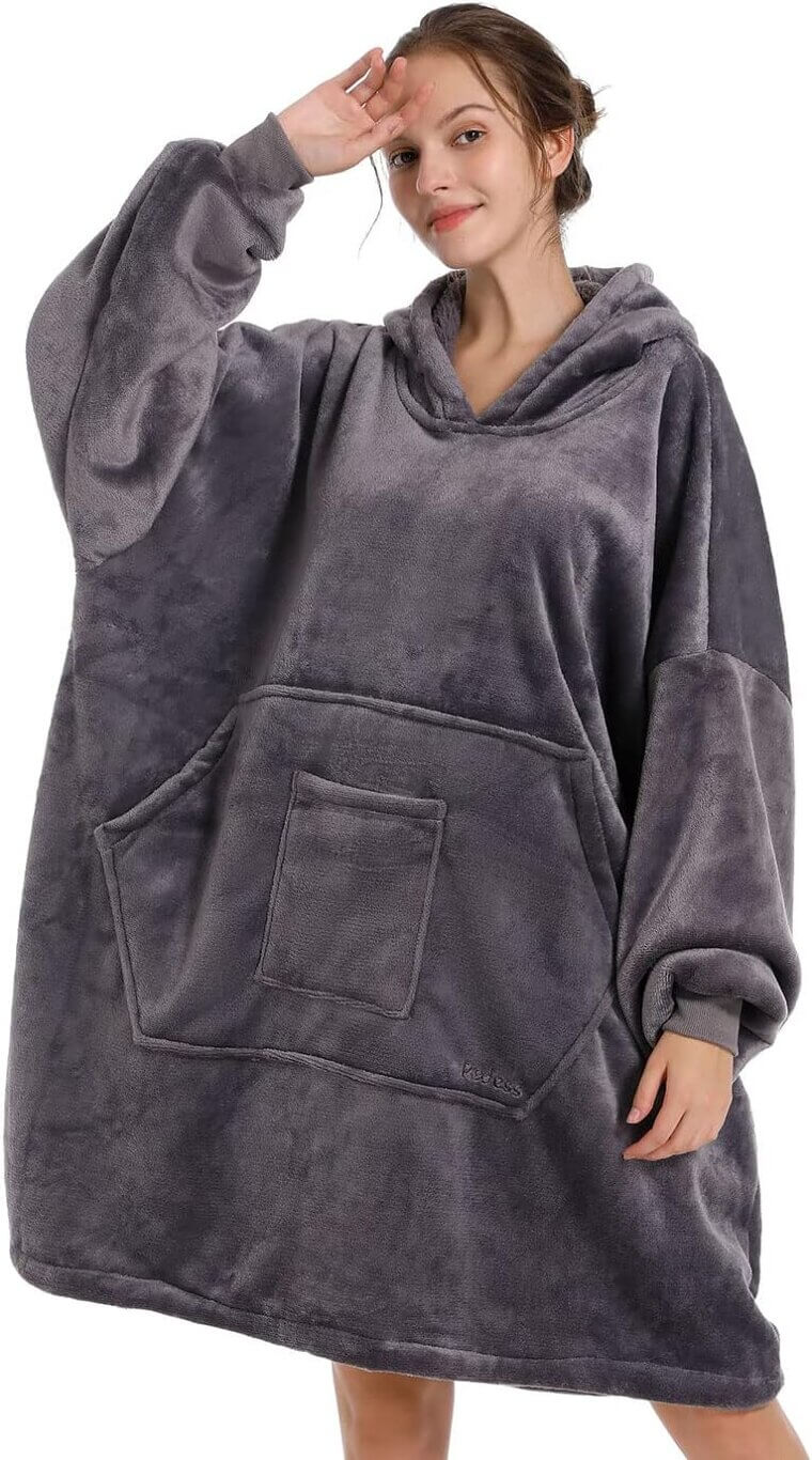 REDESS Wearable Blanket - Cozy Oversized Sweatshirt with Sleeves & Pocket - Now 50% Off!