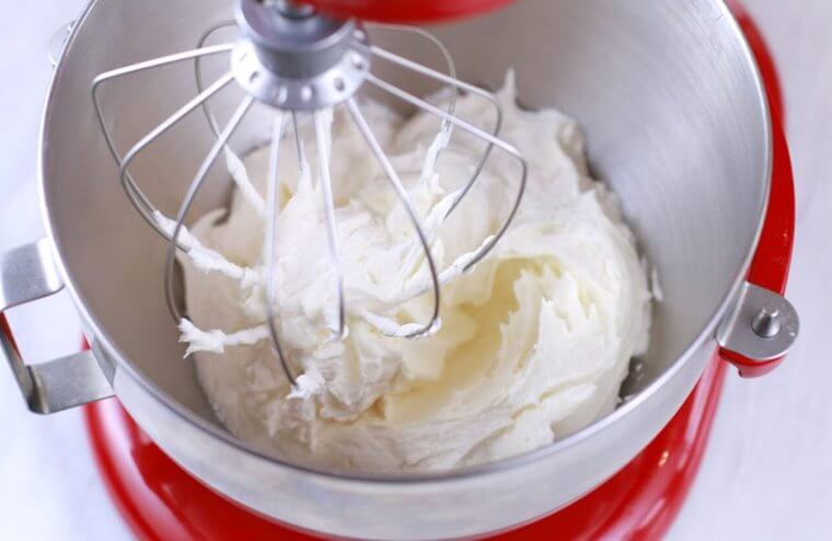 Add Vinegar to Frosting to Keep It Soft