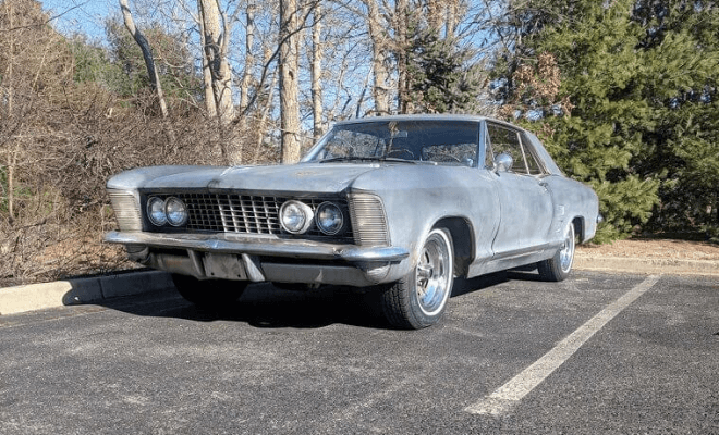 Reasons to Keep Your 10-Year-Old Car Instead of Buying a New One