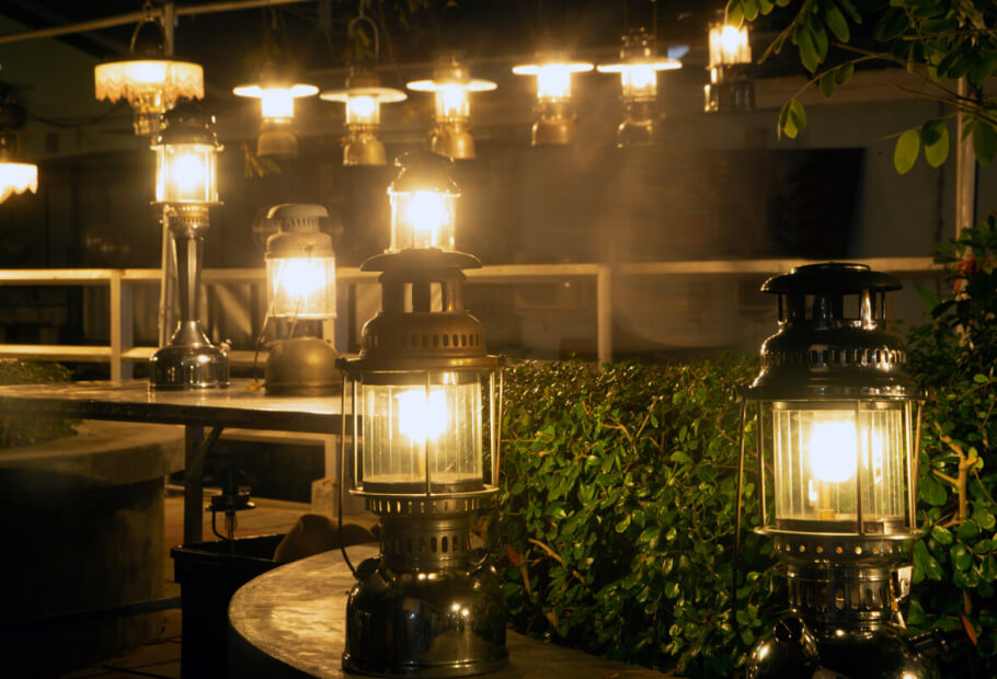 The Absolute Our Favorite Solar Lanterns for a Perfectly Dreamy Patio Glow