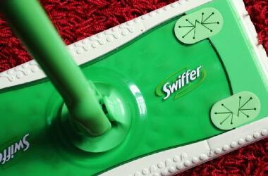 The Many Useful Things You Didn’t Know a Swiffer Could Do