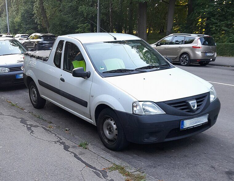 Nissan NP200/Dacia Logan
