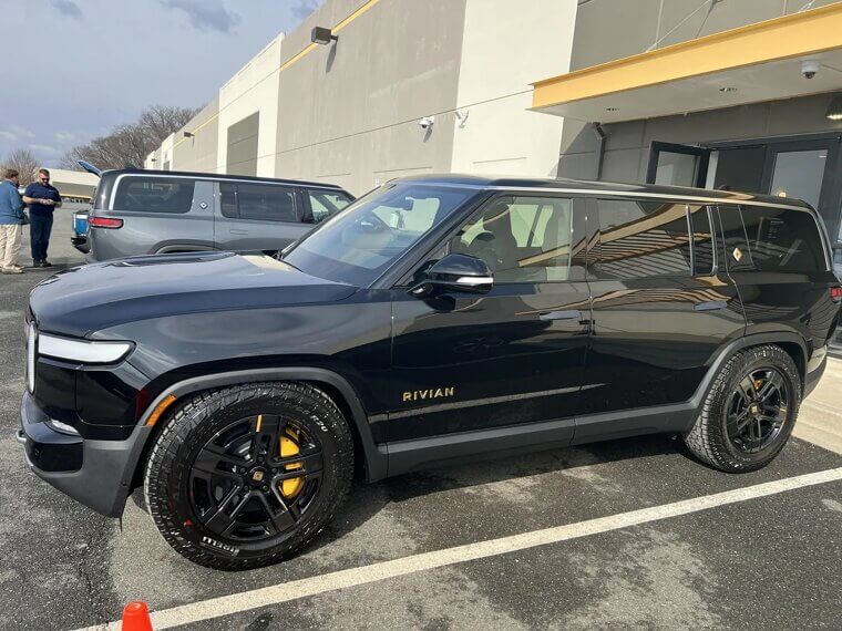 Rivian R2T