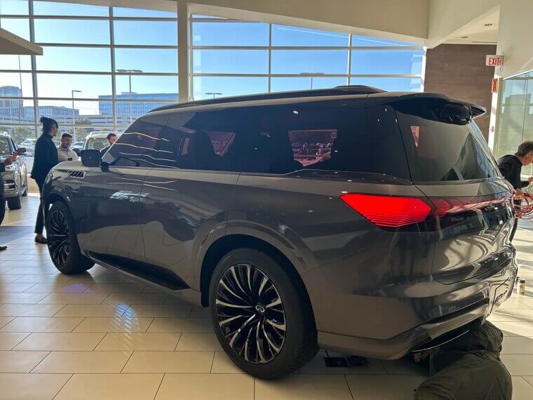 Infiniti QX80