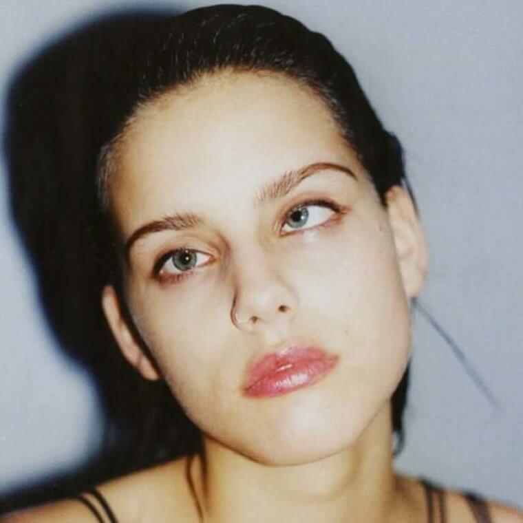 Moffy Gathorne-Hardy Changed The World Of Modeling With Her Unique Eye