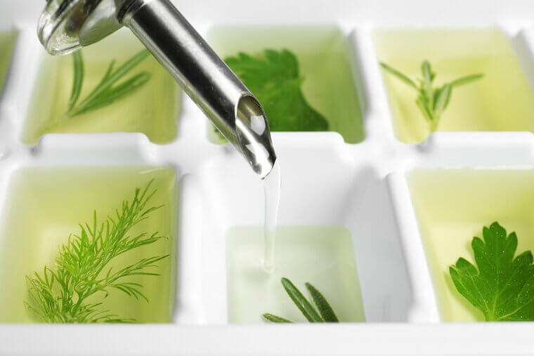Silicone Ice Cube Tray: Preserving Fresh Herbs in Olive Oil