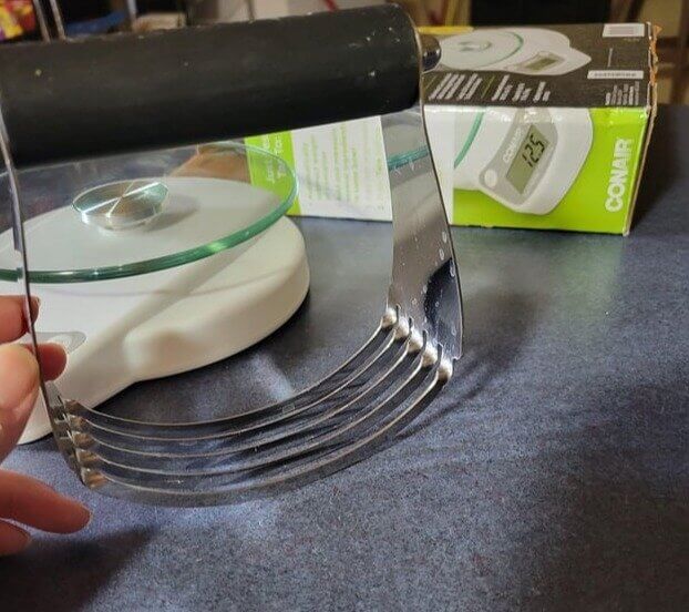 Pastry Blender: Mashing Avocados and Cooked Potatoes