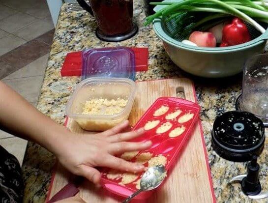 Frischen Knoblauch immer zum Kochen bereithalten, indem du ihn vorher einfrierst