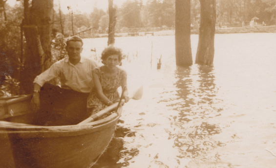 Rarely-Seen Photos That Seem Ordinary Until You Know Who's Pictured