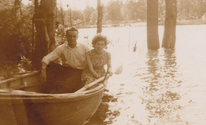 Rarely-Seen Photos That Seem Ordinary Until You Know Who's Pictured