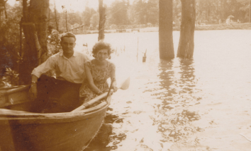 Rarely-Seen Photos That Seem Ordinary Until You Know Who's Pictured