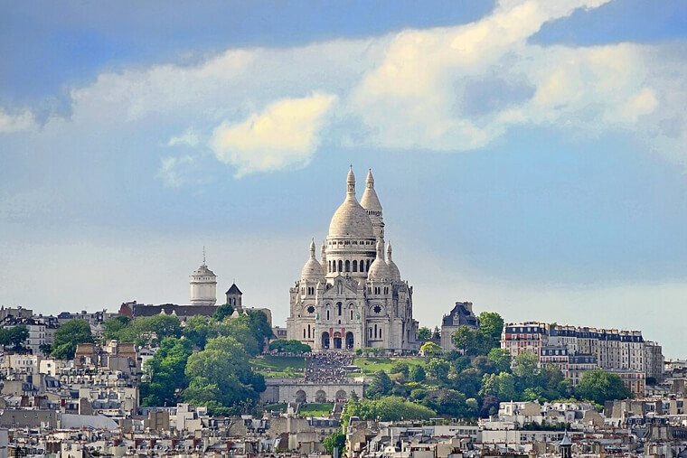 The Modern Bohemians of Montmartre: Living Next to the Sacré-Cœur