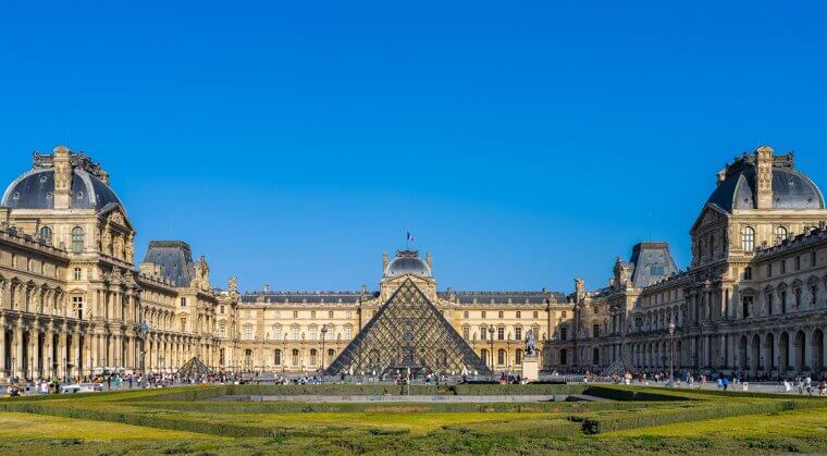 The Neighbors of the Louvre: Living in the 1st Arrondissement