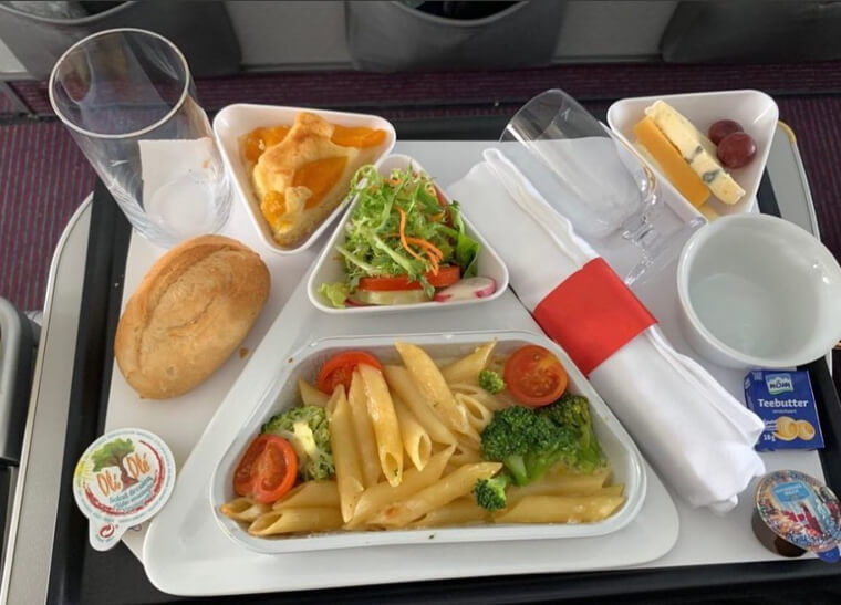 El mismo alimento sabe diferente en el aire que en tierra