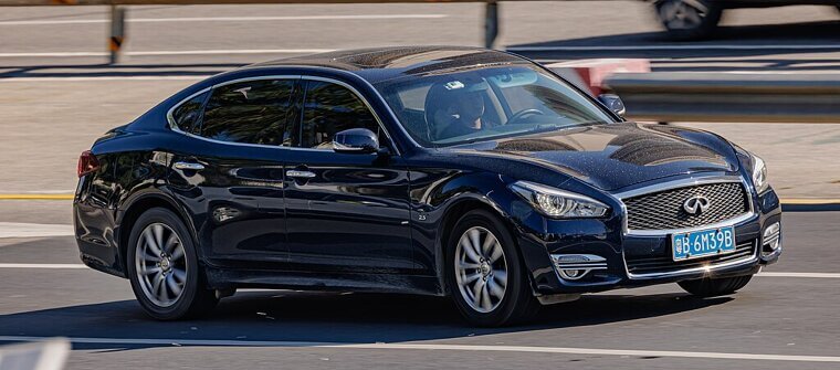 Infiniti Q70L (2015–2019)