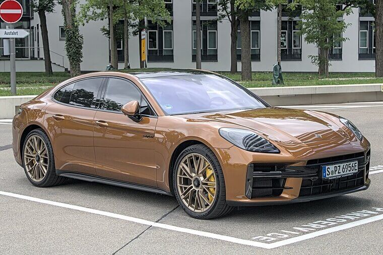 Porsche Panamera 4 E-Hybrid (2017–2023)