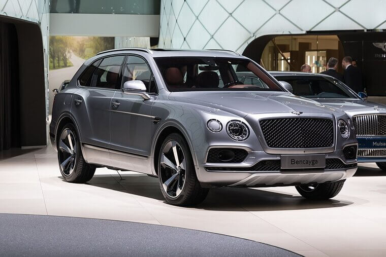 Bentley Bentayga V8 (2018–present)