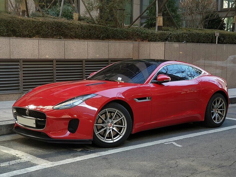 Jaguar F-Type P300 Coupe (2017–present)