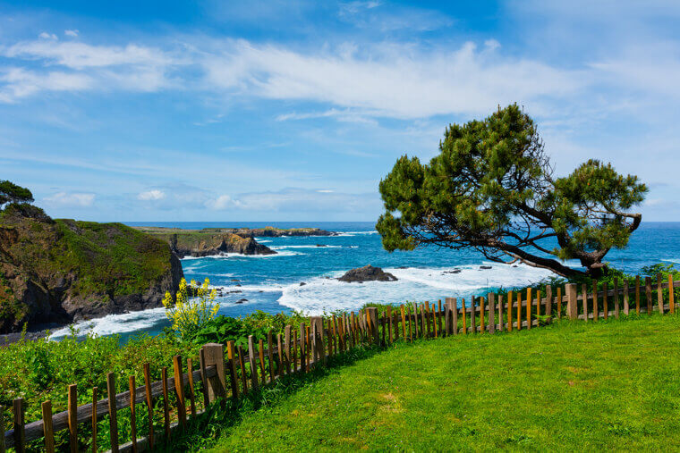 Mendocino, California: A New England Village on a Cliff