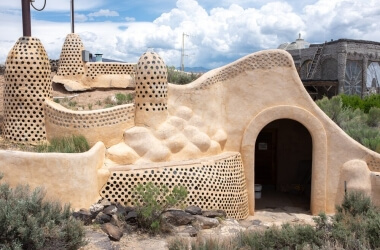 The Most Breathtaking Small Towns in North America to Visit in Your "Golden Era"