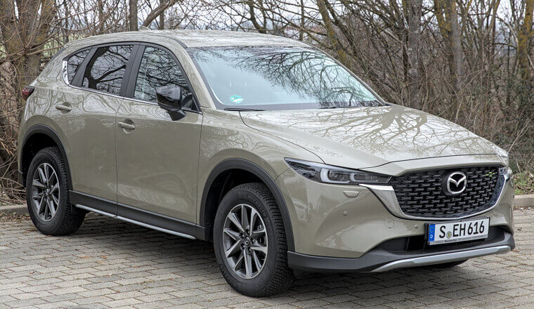 Mazda CX-5: The Mechanic's Alternative to Luxury SUVs Thanks to Its Robust Transmission and Style