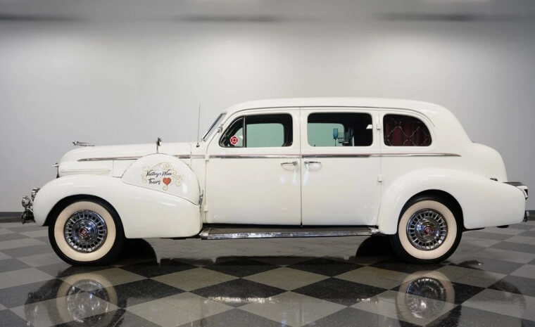 1939 Cadillac Series 75 Imperial - $28,995.00