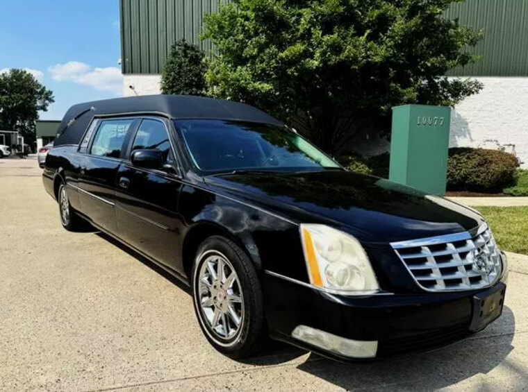 2011 Cadillac DTS Limousine - $10,900.00
