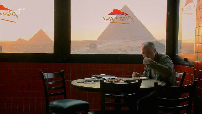 A Pizza Hut With A Very Special View In Egypt