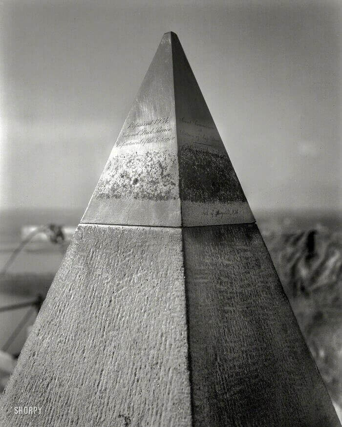 A Zoomed In View Of The Washington Monument's Pointy Capstone