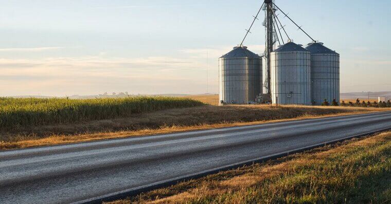 Don’t Drive on Mountain Edges in Nebraska