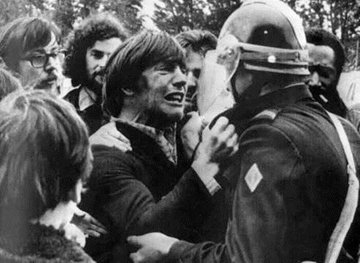 He Met His Childhood Friend in a New Uniform