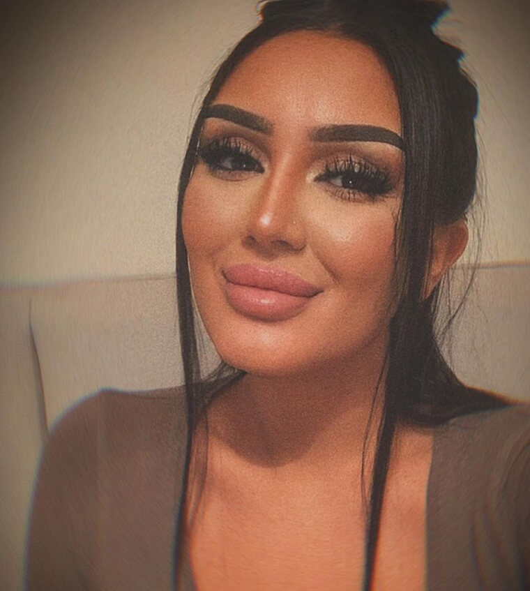 Las cejas exageradas pueden hacernos lucir mayores