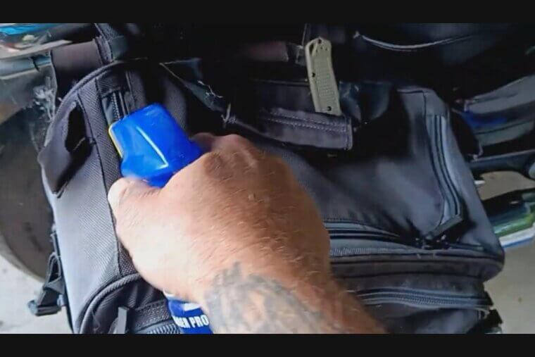 Unstick Zippers With WD-40