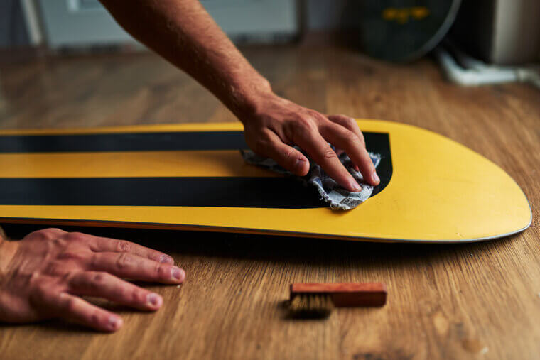 Remove Old Wax With WD-40