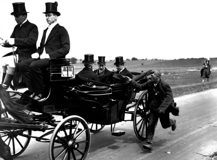 Someone Chases The Carriage Of King George V