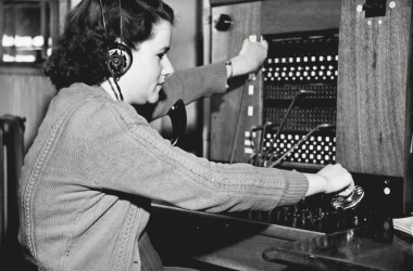 Everyday Jobs From the 60s and 70s That No Longer Exist