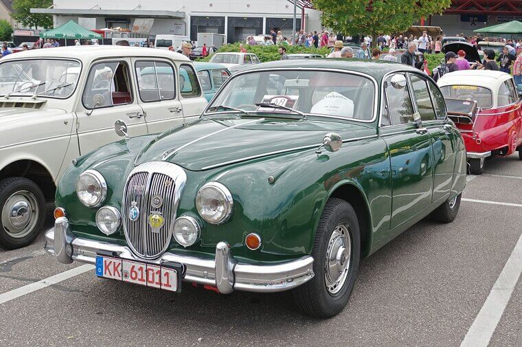 Daimler V8 250 (1962–1969)