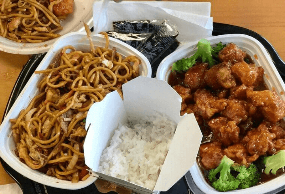 Items Nutritionists Never Ever Order When Eating Out