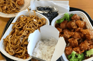 Items Nutritionists Never Ever Order When Eating Out