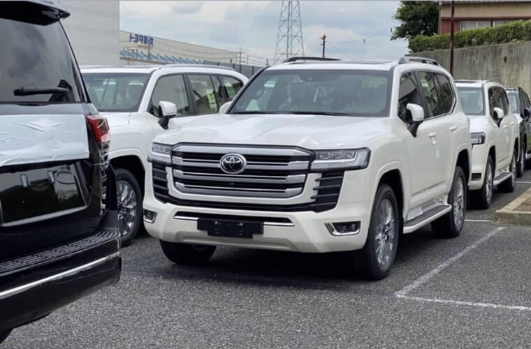 Toyota Land Cruiser 300
