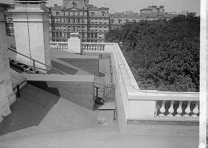 Spending Time On the White House Roof Is Allowed