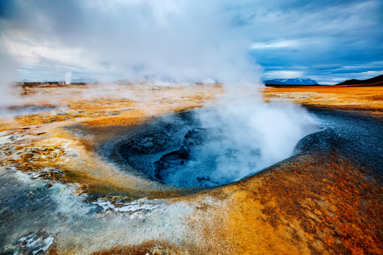 Vapor Em Erupção Em Hverir, Islândia