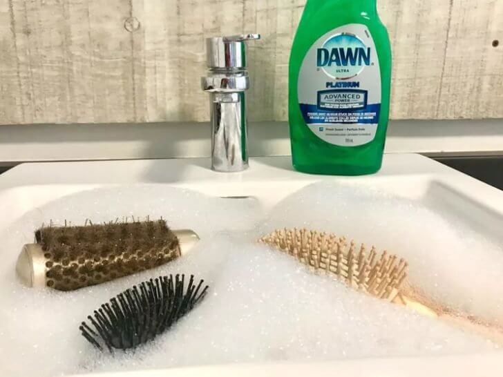 Cleaning Your Hair Brushes