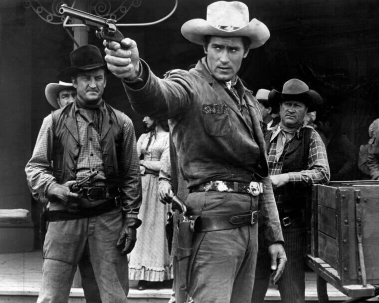"Cheyenne" - Lone Wanderer Stories and Early TV Western Leadership