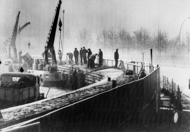 Leningrad by Billy Joel - The Decades Long Cold War Divide Between East and West